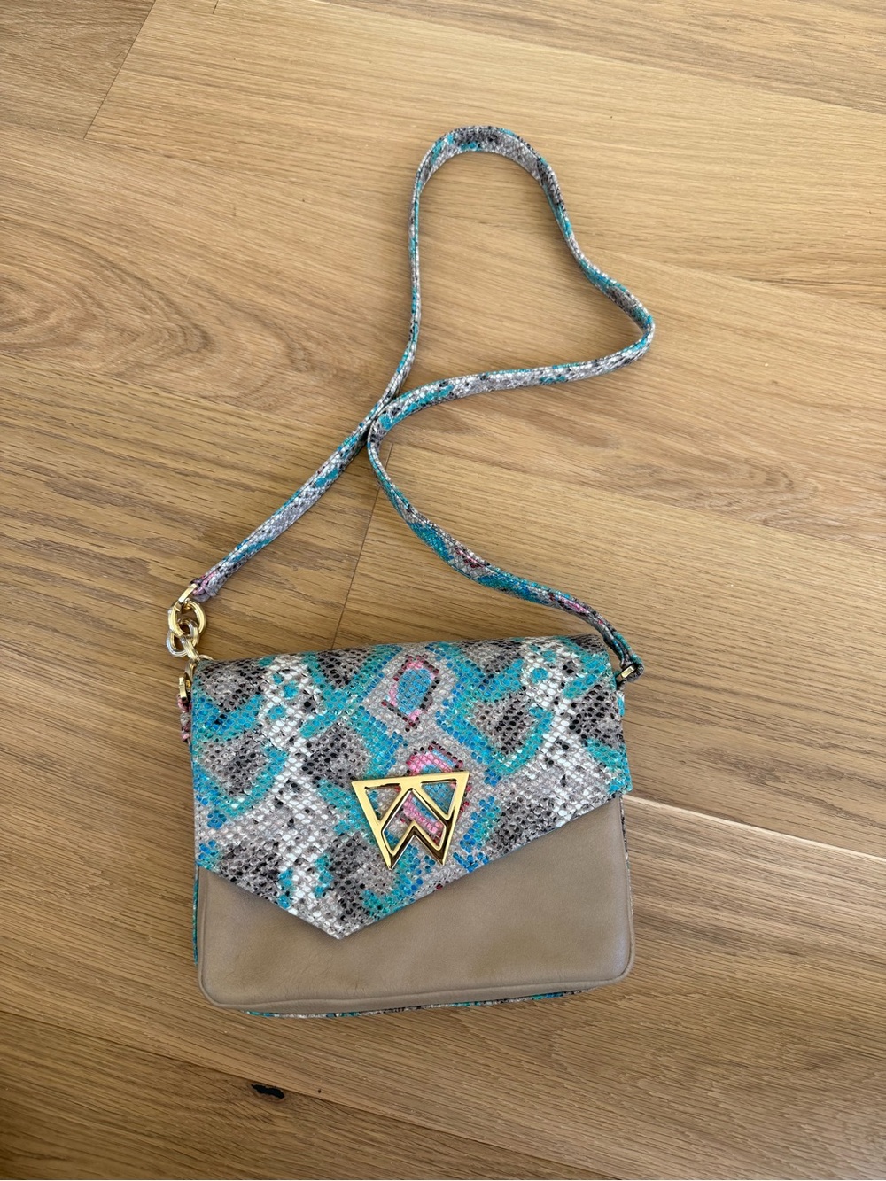 Kelly Wynne Call On Me Turquoise Snake & Leather Crossbody Handbag